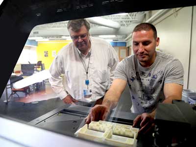 3-Ted-Castro-2_Fab-Lab_iMET_400X300